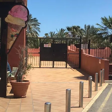 Dona Laura 69b Wi Fi Privato Portico 3 Piscine Oasis Tamarindo Corralejo